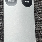 Apple Remote kaukosäädin alumiini - käytetty - pikkukuva 1