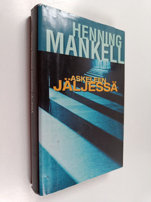 Henning Mankell : Askeleen jäljessä