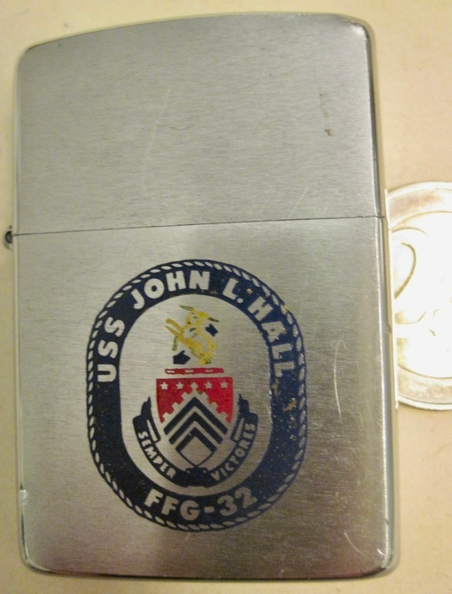 VANHA Sytytin USA Laivasto Zippo USS John L. Hall