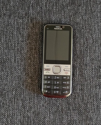 Nokia C5 Älypuhelin, ei toimi*