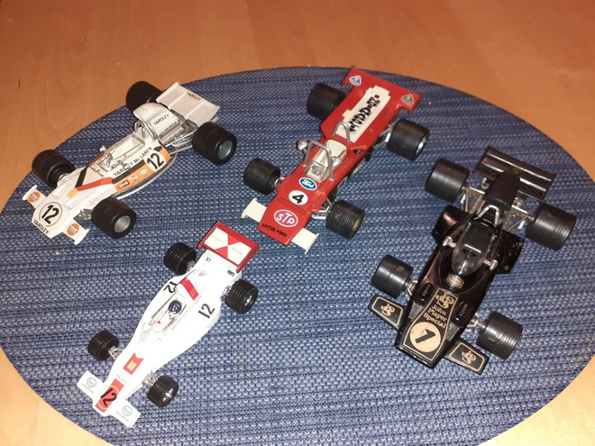 Corgi - Polistil - Politoys -1:25 -1:43 -1:36 formula autot