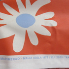 MARIMEKKO "RAKASTAA EI RAKASTA" AKRYYLIPINNOITETTU KANGAS - pikkukuva 1