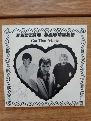 AUCTION - FLYING SAUCERS EP