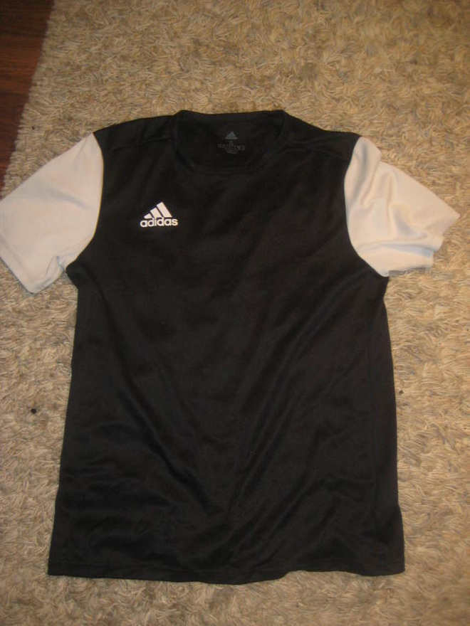 ** Adidas Climate tekninen t-paita  koko s *