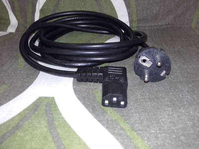Laitekaapeli, kulma CEE 7/7 – kulma IEC C13