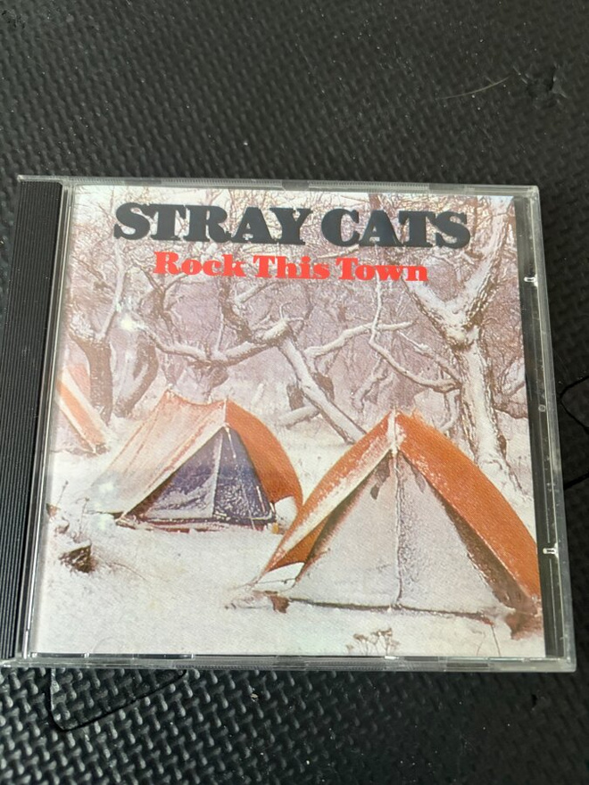 Stray Cats- Rock This Town ( live at the Ritz Ny 1989)