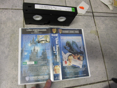 LIISA IHMEMAASSA OSA 1- vanha VHS 1986