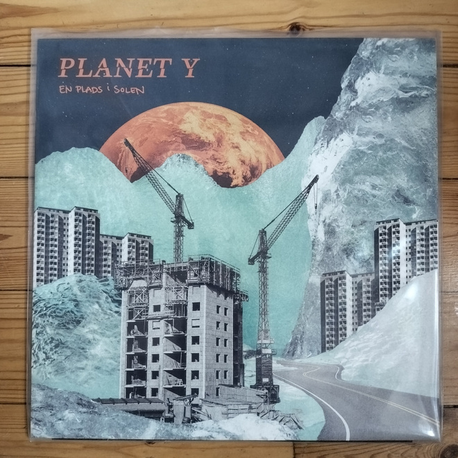 Planet Y – En Plads I Solen LP
