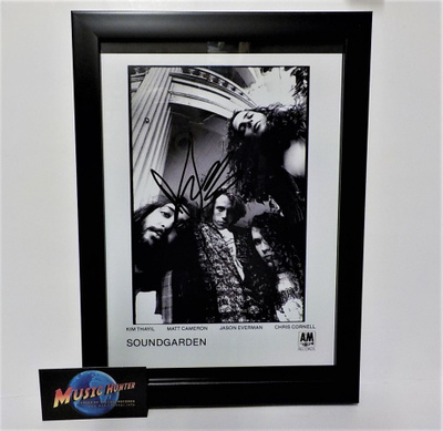 CHRIS CORNELL ( SOUNDGARDEN ) NIMIKIRJOITUS KEHYKSISSÄ