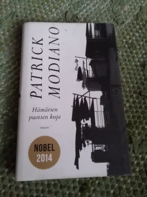 Patrick Modiano: Hämärien puotien kuja