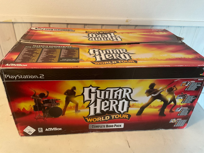 Guitar Hero: World Tour COMPLETE BAND KIT (PS2) – hieno