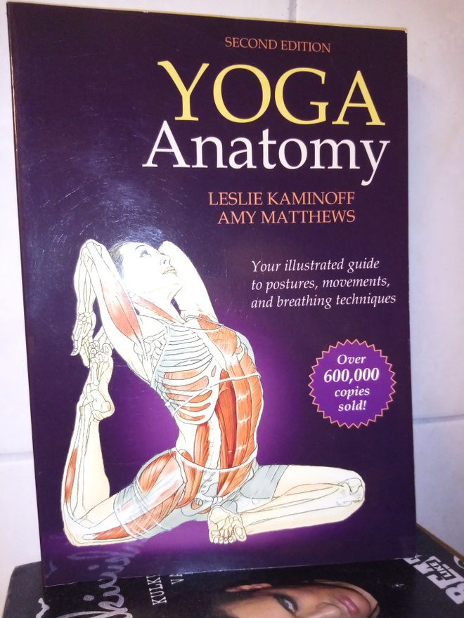 Kaminoff :  YOGA ANATOMY ( SIS POSTIKULU)
