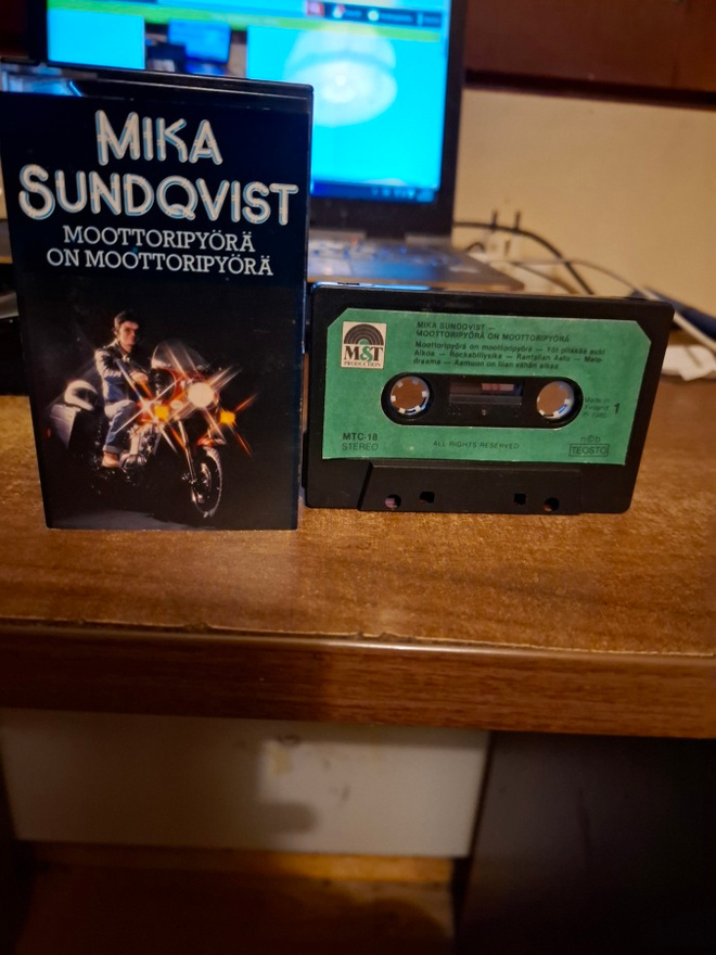 Mika Sundqvist - Moottoripyörä On Moottoripyörä