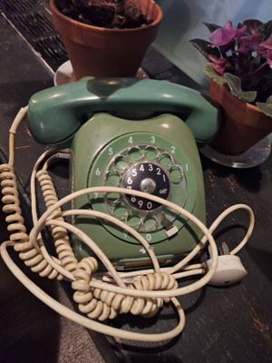 Vihreä lankapuhelin HPY HTF Ericsson LM