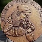 Sotaveteraani mitali. Pronssia. Valmistajan leimalla. Halkai - pikkukuva 1