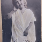 Pikkuleidi aamuasussaan onnittelee, p. 1904 - pikkukuva 1