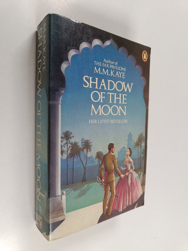 Mary Margaret Kaye : Shadow of the moon