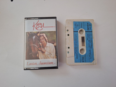 KISU - LUOTAN HUOMISEEN c-kasetti (  SMK 5659 )