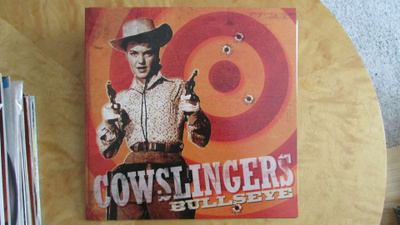 The Cowslingers : Bullseye (punkabilly, 2005, kuin uusi LP)