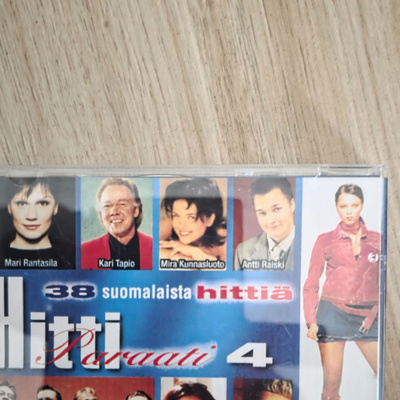 Hittiparaati 4 (38 suomalaista hittiä)