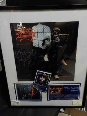 KING DIAMOND TAULU NELJÄLLÄ NIMMARILLA