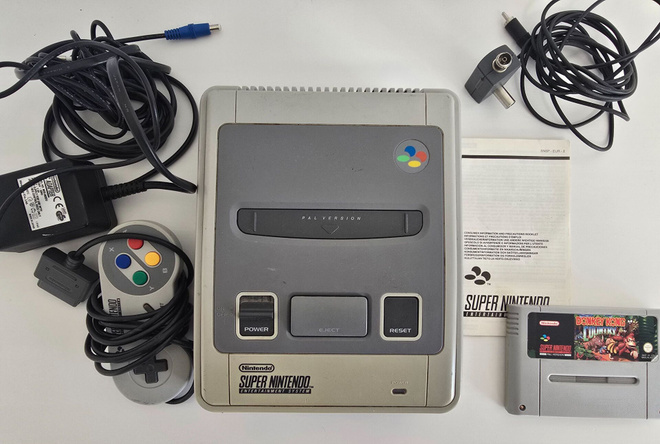 Super Nintendo + Donkey kong Country (LOOSE)