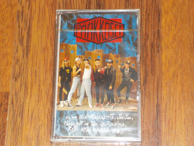 C-kasetti - PÄÄKKÖSET - Pääkköset - 1989 MINT