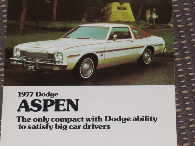 1977 Dodge Aspen esite - KUIN UUSI
