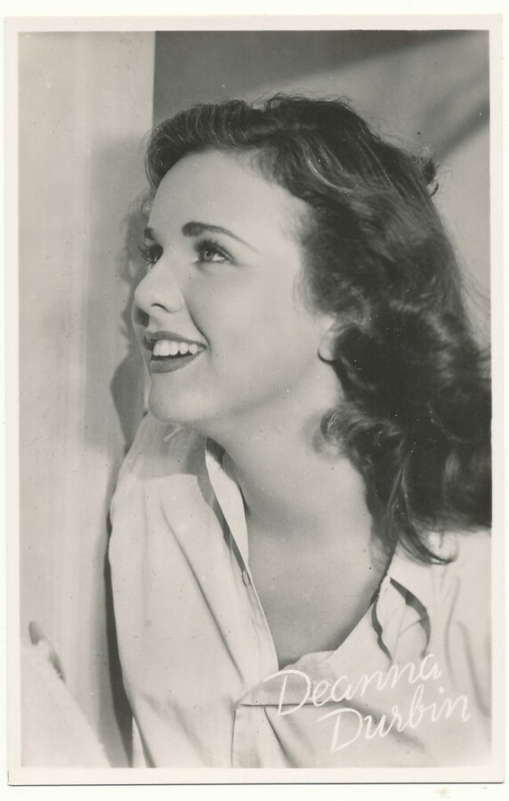 Filmitähti DEANNA DURBIN - vanha kortti