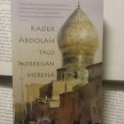 Kader Abdolah - Talo moskeijan vieressä (pokkari) - pikkukuva 1