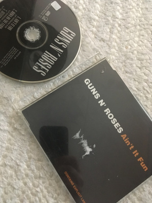 Guns n’ Roses - ain’t it fun CDS single
