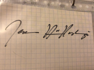 Jarno Hiilloskorpi nimikirjoitus paperilla