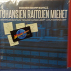 OST SUOMEN KOMPPI - TUHANSIEN RAITOJEN MIEHET UUSI "SS" LP - pikkukuva 1