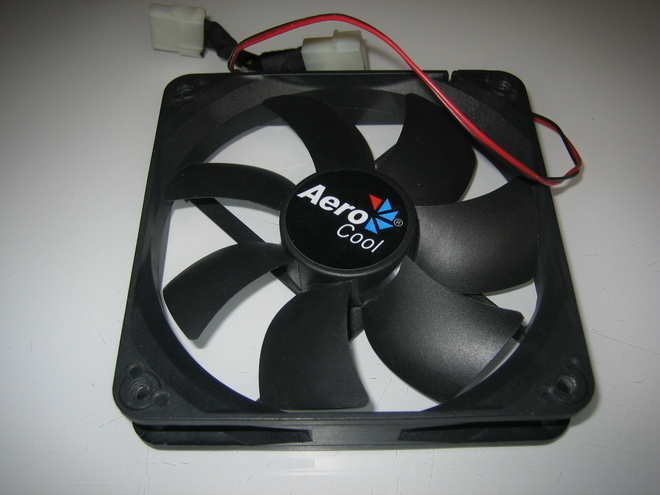 Aero Cool 120 x 120 Kotelopuhallin