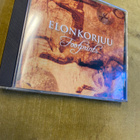 Elonkorjuu: Footprints ( Syreniuksen nimmarilla) - pikkukuva 1