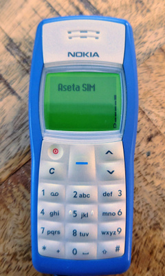 Nokia 1100 puhelin