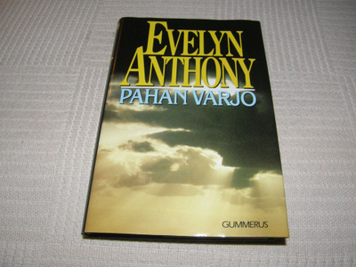 Evelyn Anthony Pahan varjo -sid