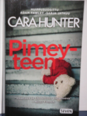 Cara Hunter : Pimeyteen