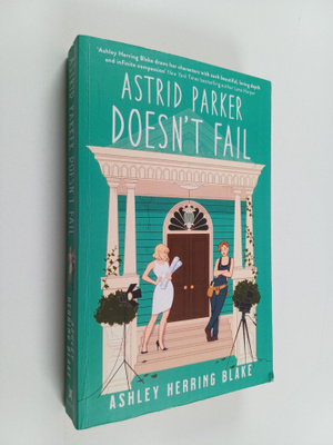 Ashley Herring Blake : Astrid Parker doesn't fail
