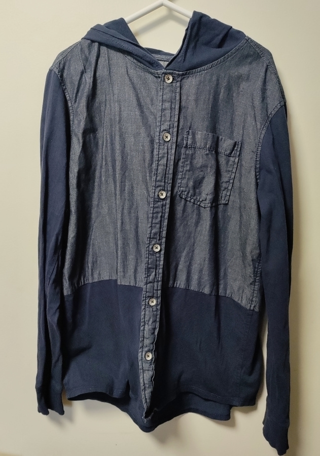 Paitahuppari koko 150 cm. Benetton