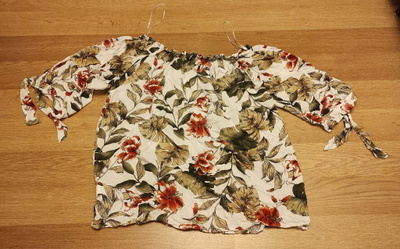 Pusero off-shoulder, M