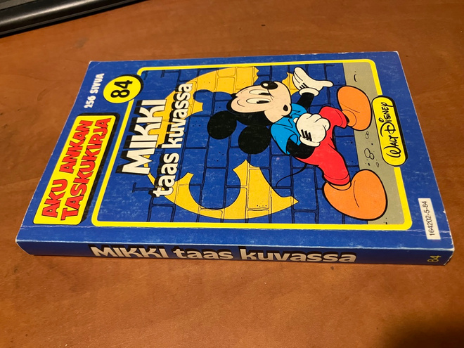 AKU ANKAN TASKUKIRJA 84 p.1 HYVÄ