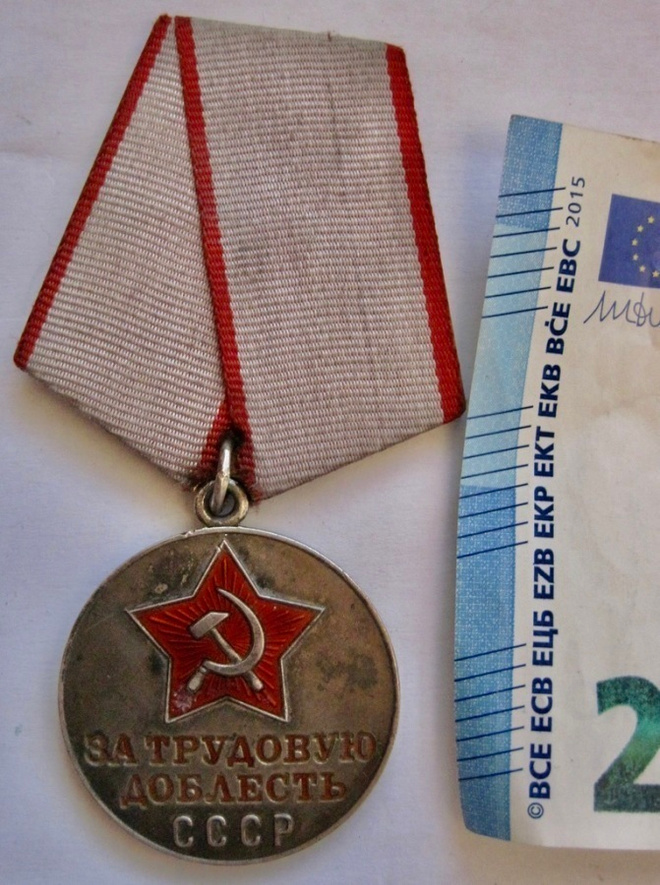 VANHA CCCP Mitali Uhrautuvasta Työstä Hopeaa 925 KOMEA