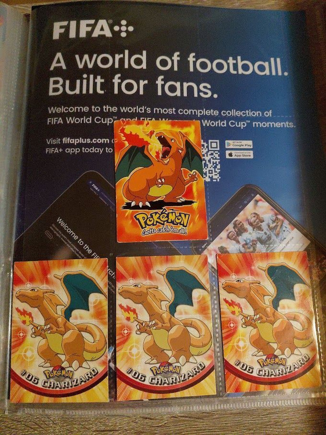 Pokemon Topps Charizard kortit