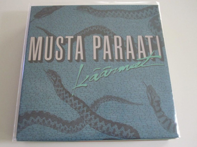 Musta Paraati: Käärmeet LP