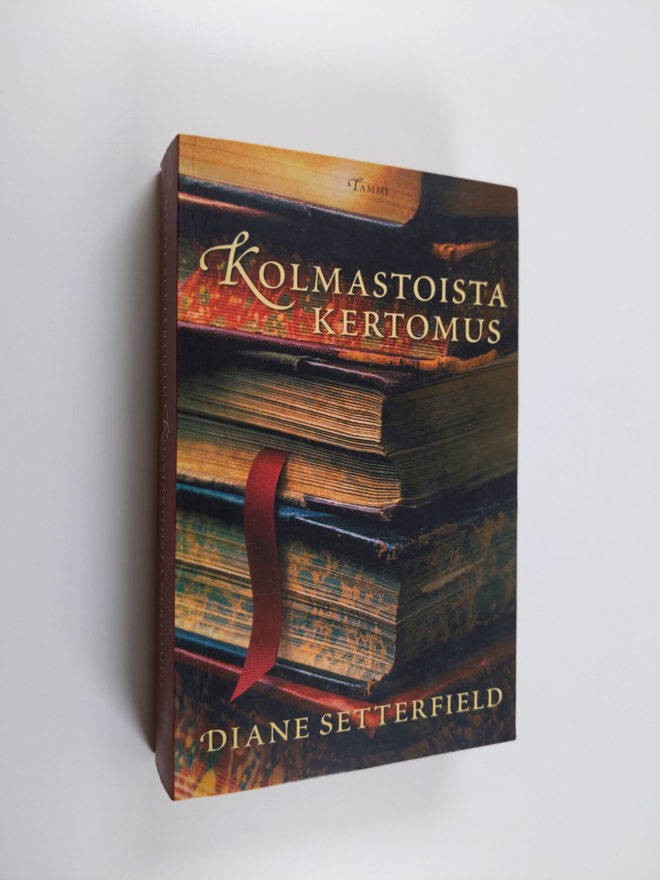 Diane Setterfield : Kolmastoista kertomus