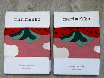 MARIMEKKO MANSIKKAVUORET PUSSILAKANASETTI 2 KPL UUSIA