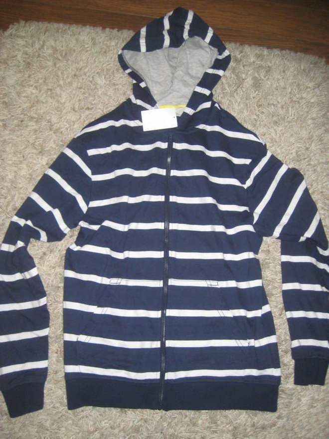 **H&M collari huppari, uusi  koko  170cm **