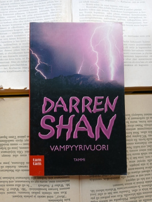 Darren Shan - Vampyyrivuori (pokkari)