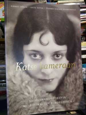 Dölle :  Katse kameraan ( SIS POSTIKULU)